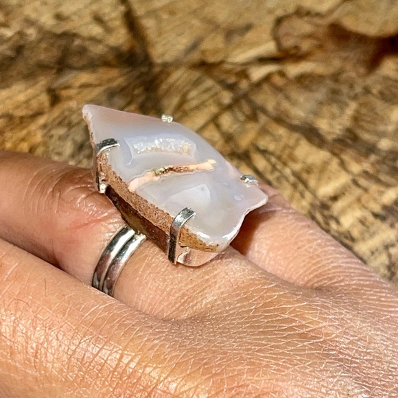 Beautiful Raw Druzy Quartz Ring Size 7 - Picture 4 of 6